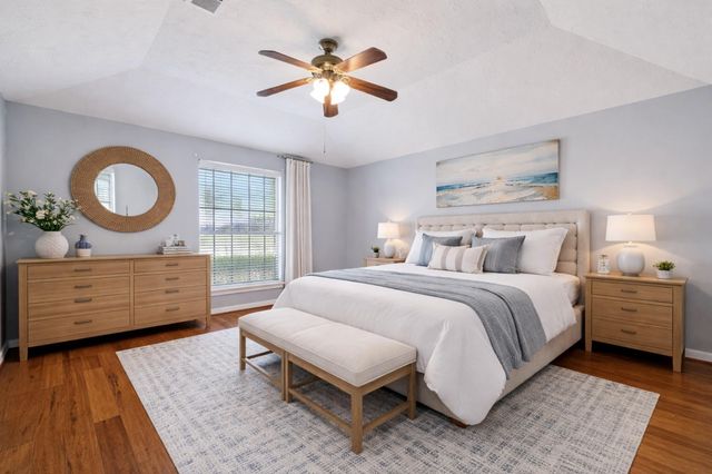 1015 Oak Leaf Street, La Porte, TX 77571