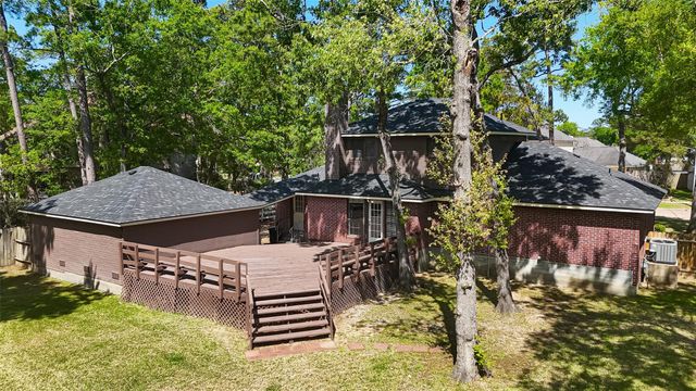 1015 Oak Leaf Street, La Porte, TX 77571