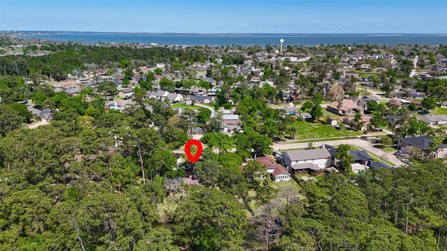 1015 Oak Leaf Street, La Porte, TX 77571