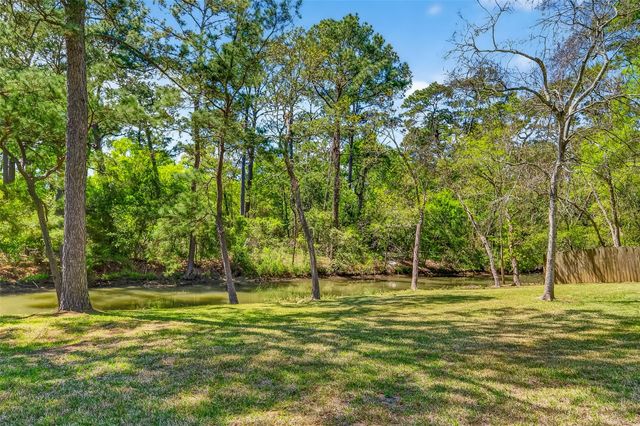 1015 Oak Leaf Street, La Porte, TX 77571