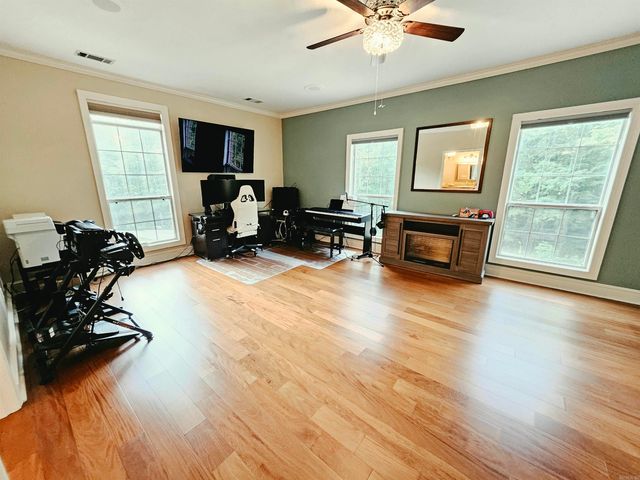 9770 Springhill Farms Drive, Alexander, AR 72002