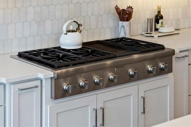 12715 W 146th Street, Olathe, KS 66062