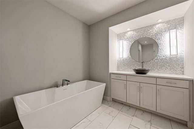 12715 W 146th Street, Olathe, KS 66062