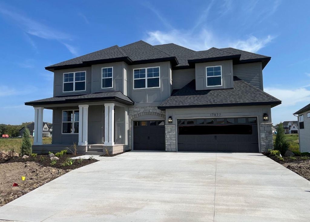 17877 103rd Avenue N, Maple Grove, MN 55311