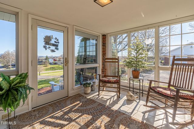 442 South Monte Vista Drive, Glade Spring, VA 24340