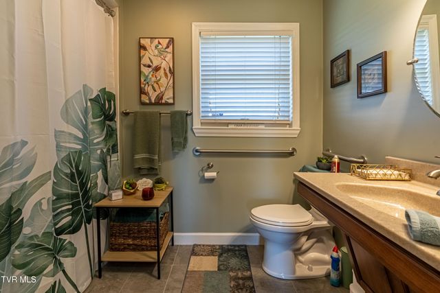 442 South Monte Vista Drive, Glade Spring, VA 24340