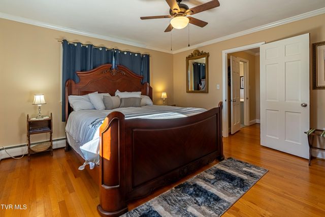 442 South Monte Vista Drive, Glade Spring, VA 24340