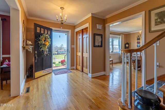 442 South Monte Vista Drive, Glade Spring, VA 24340