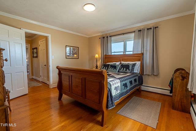 442 South Monte Vista Drive, Glade Spring, VA 24340