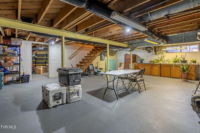 442 South Monte Vista Drive, Glade Spring, VA 24340