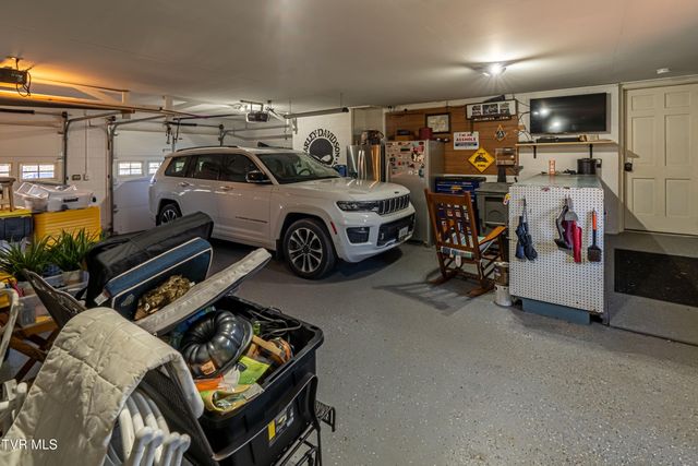 442 South Monte Vista Drive, Glade Spring, VA 24340