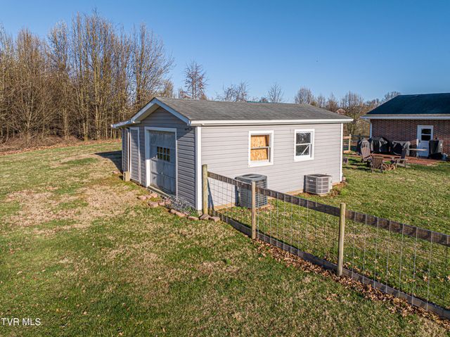442 South Monte Vista Drive, Glade Spring, VA 24340