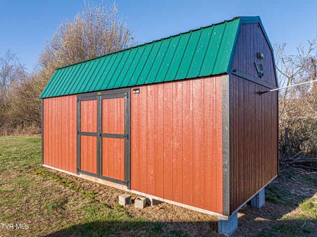 442 South Monte Vista Drive, Glade Spring, VA 24340