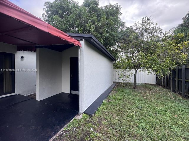 6875 SW 148th Ct, Miami, FL 33193