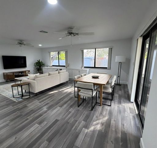 6875 SW 148th Ct, Miami, FL 33193