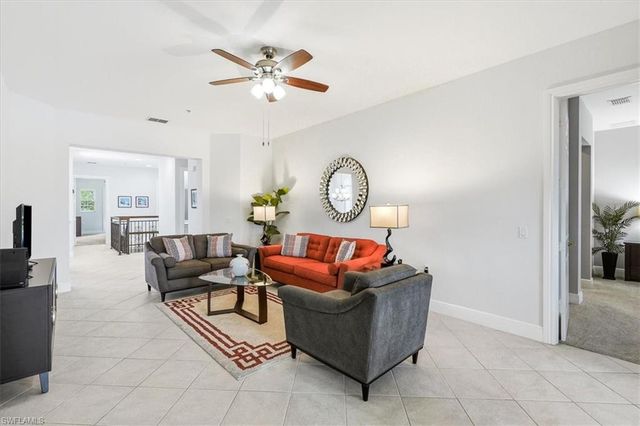 3695 Montreux LN 202, Naples, FL 34114