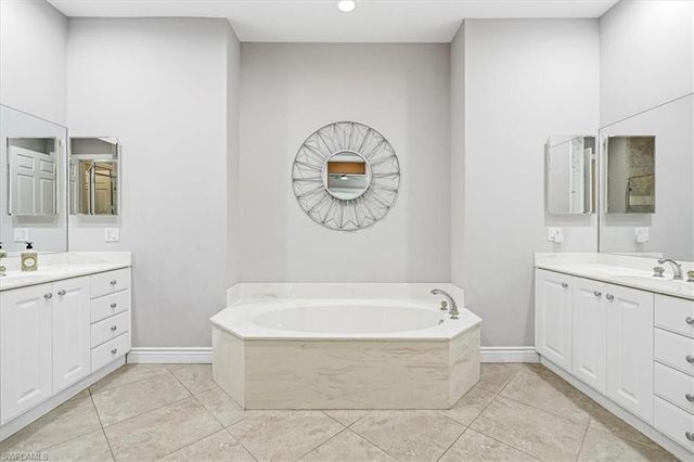 3695 Montreux LN 202, Naples, FL 34114