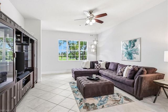 3695 Montreux LN 202, Naples, FL 34114