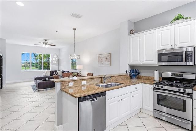 3695 Montreux LN 202, Naples, FL 34114