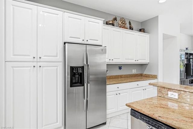 3695 Montreux LN 202, Naples, FL 34114