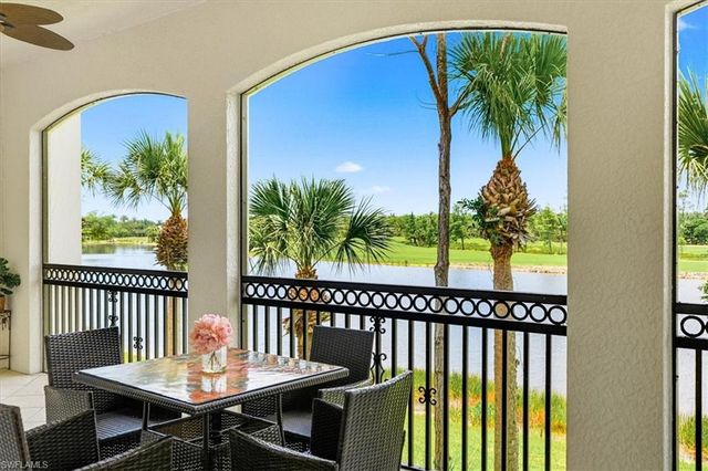 3695 Montreux LN 202, Naples, FL 34114