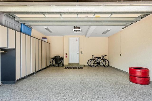 3695 Montreux LN 202, Naples, FL 34114