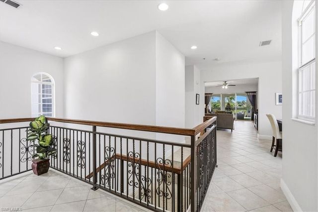 3695 Montreux LN 202, Naples, FL 34114