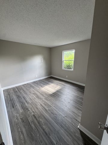 706 Linden Green Dr, Hermitage, TN 37076
