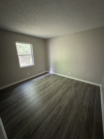 706 Linden Green Dr, Hermitage, TN 37076