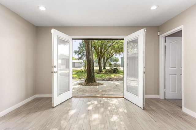 9392 Fm 1458 Road, Sealy, TX 77474