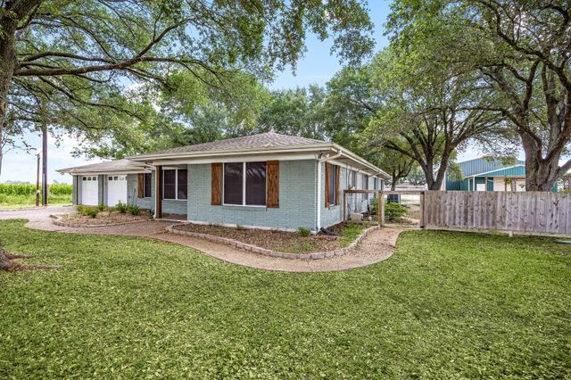 9392 Fm 1458 Road, Sealy, TX 77474