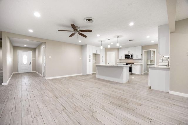 9392 Fm 1458 Road, Sealy, TX 77474