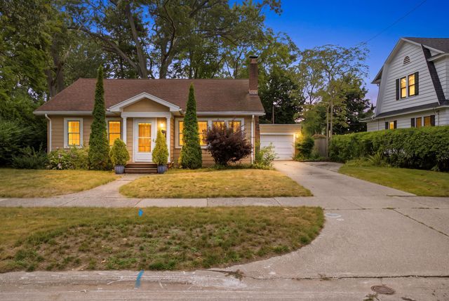 909 Moulton Avenue, Muskegon, MI 49445
