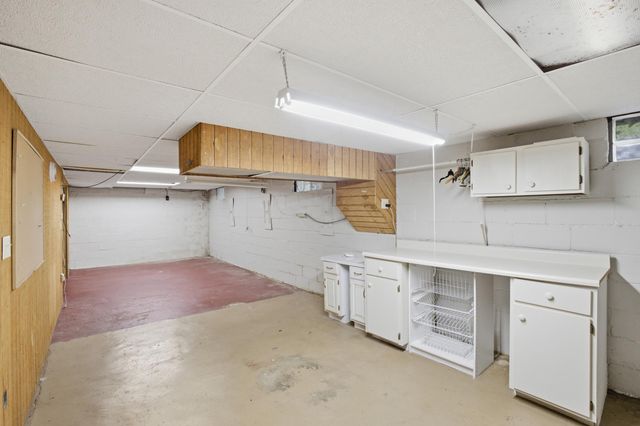 909 Moulton Avenue, Muskegon, MI 49445