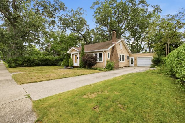 909 Moulton Avenue, Muskegon, MI 49445