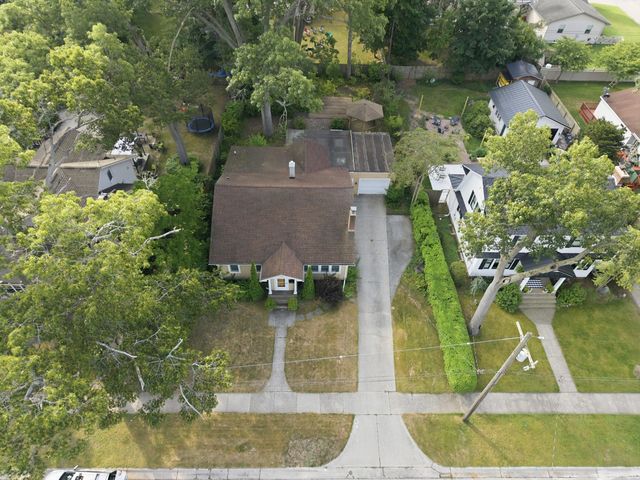 909 Moulton Avenue, Muskegon, MI 49445