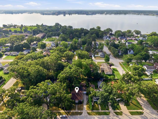 909 Moulton Avenue, Muskegon, MI 49445