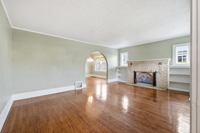 909 Moulton Avenue, Muskegon, MI 49445