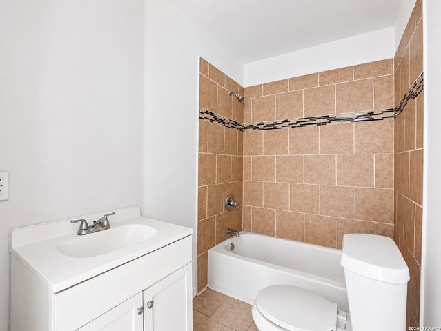 720 CHICKERING AVE, San Antonio, TX 78210