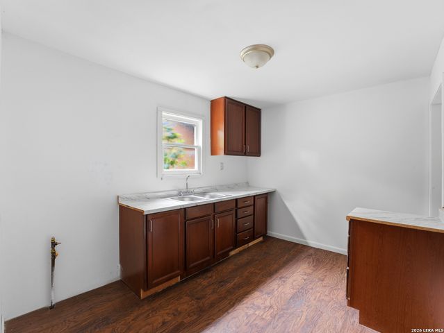 720 CHICKERING AVE, San Antonio, TX 78210