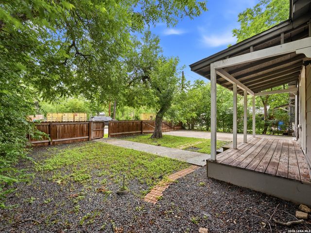 720 CHICKERING AVE, San Antonio, TX 78210