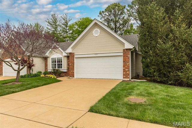 4605 Von Talge Meadows Drive, St Louis, MO 63128