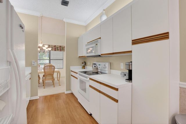 5366 Venetia Court E, Boynton Beach, FL 33437