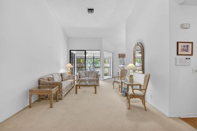 5366 Venetia Court E, Boynton Beach, FL 33437