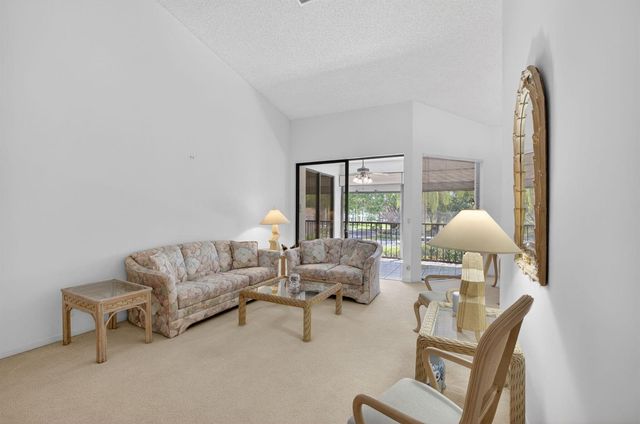 5366 Venetia Court E, Boynton Beach, FL 33437