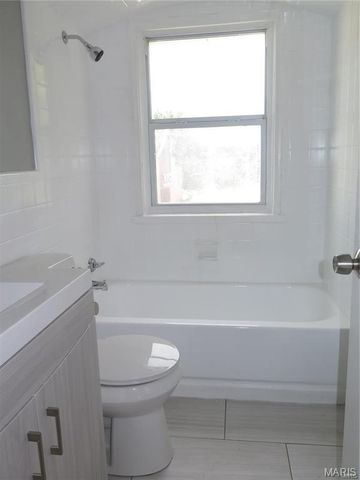 7066 Arcadia Avenue, St Louis, MO 63130