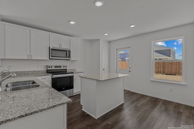 839 Bluegrass Point, New Braunfels, TX 78130