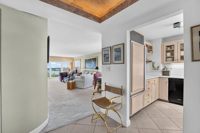 1021 HILLSBORO MILE 705, Hillsboro Beach, FL 33062