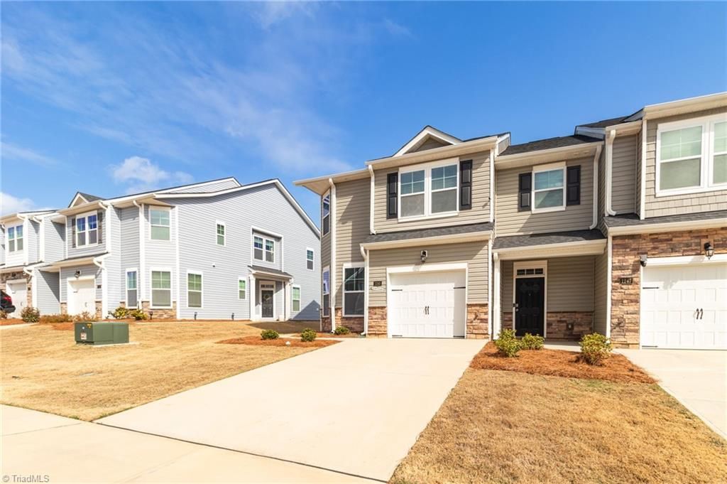 1245 Evelynnview Lane, Kernersville, NC 27284