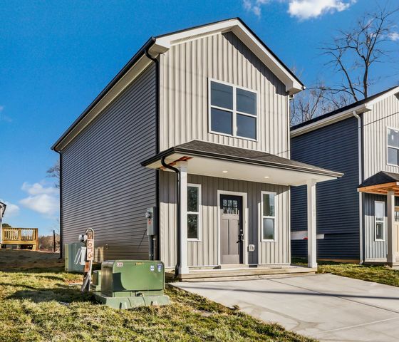 209 Robert St, Clarksville, TN 37040